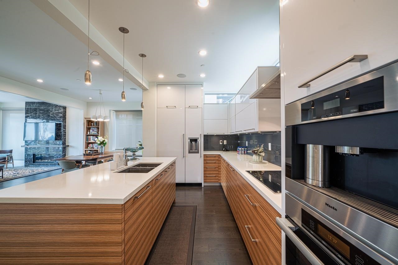 4350 LOCARNO CRESCENT