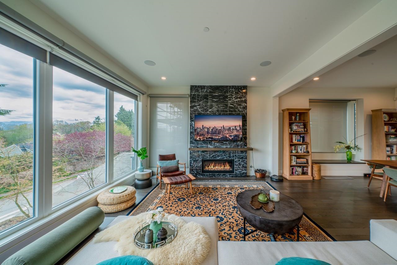 4350 LOCARNO CRESCENT