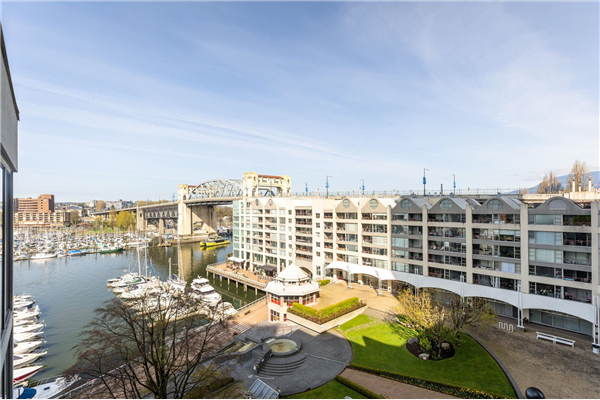 706 990 BEACH AVENUE, Vancouver