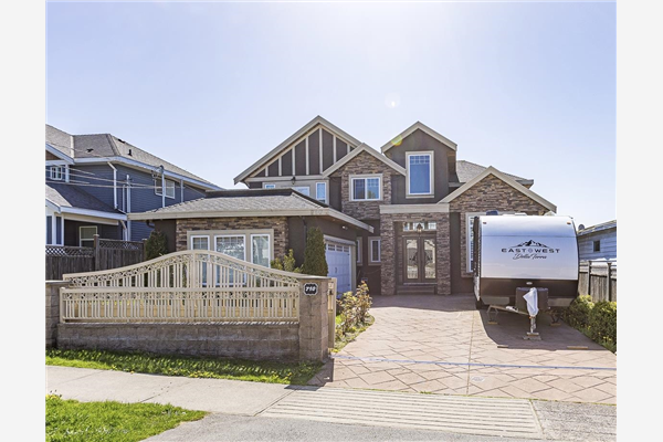 710 RODERICK AVENUE, Coquitlam