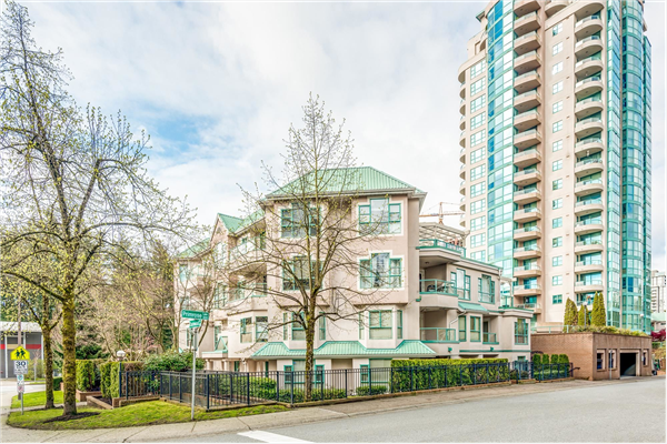 402E 3081 GLEN DRIVE, Coquitlam