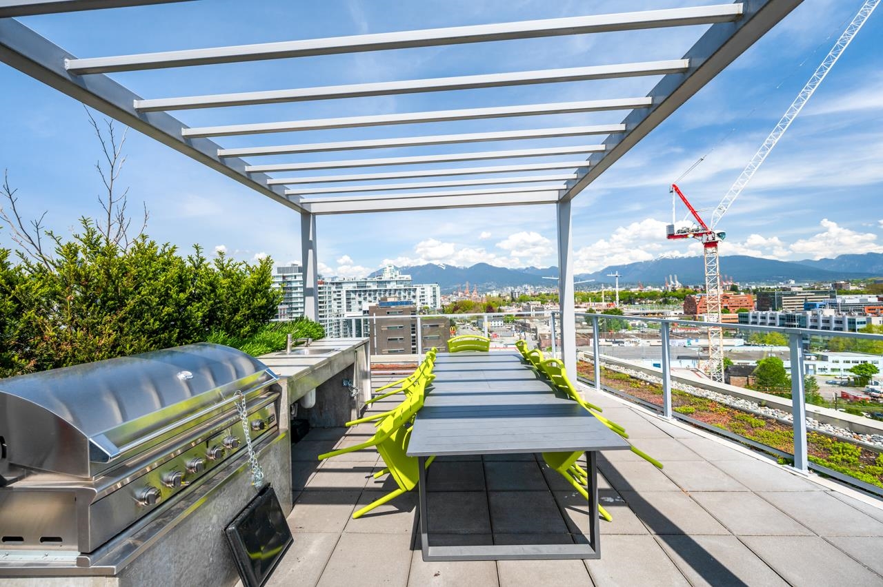 702 180 E 2ND AVENUE, #702