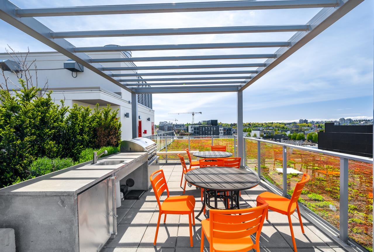702 180 E 2ND AVENUE, #702
