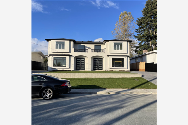 6795 WINCH STREET, Burnaby