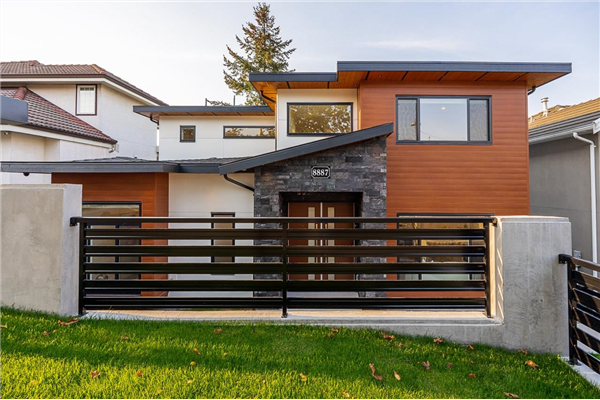 8887 15TH AVENUE, Burnaby