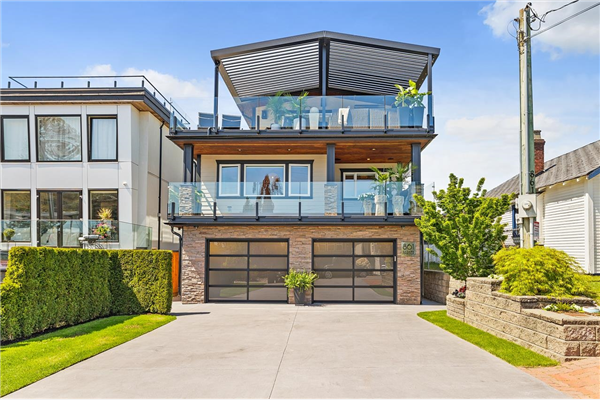 861 PARKER STREET, White Rock