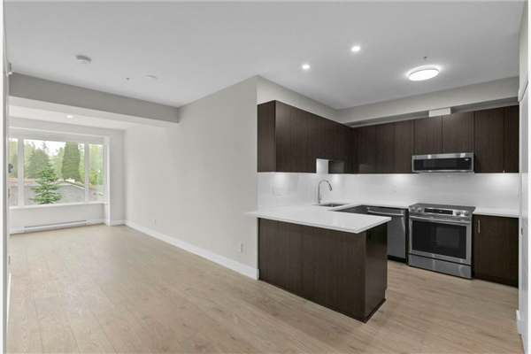 203 1633 TATLOW AVENUE, North Vancouver