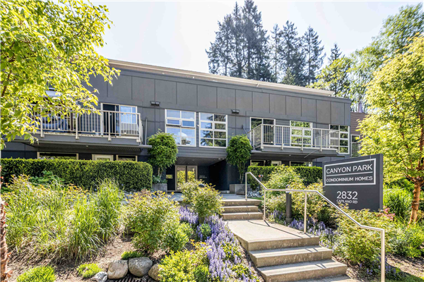 205 2832 CAPILANO ROAD, North Vancouver
