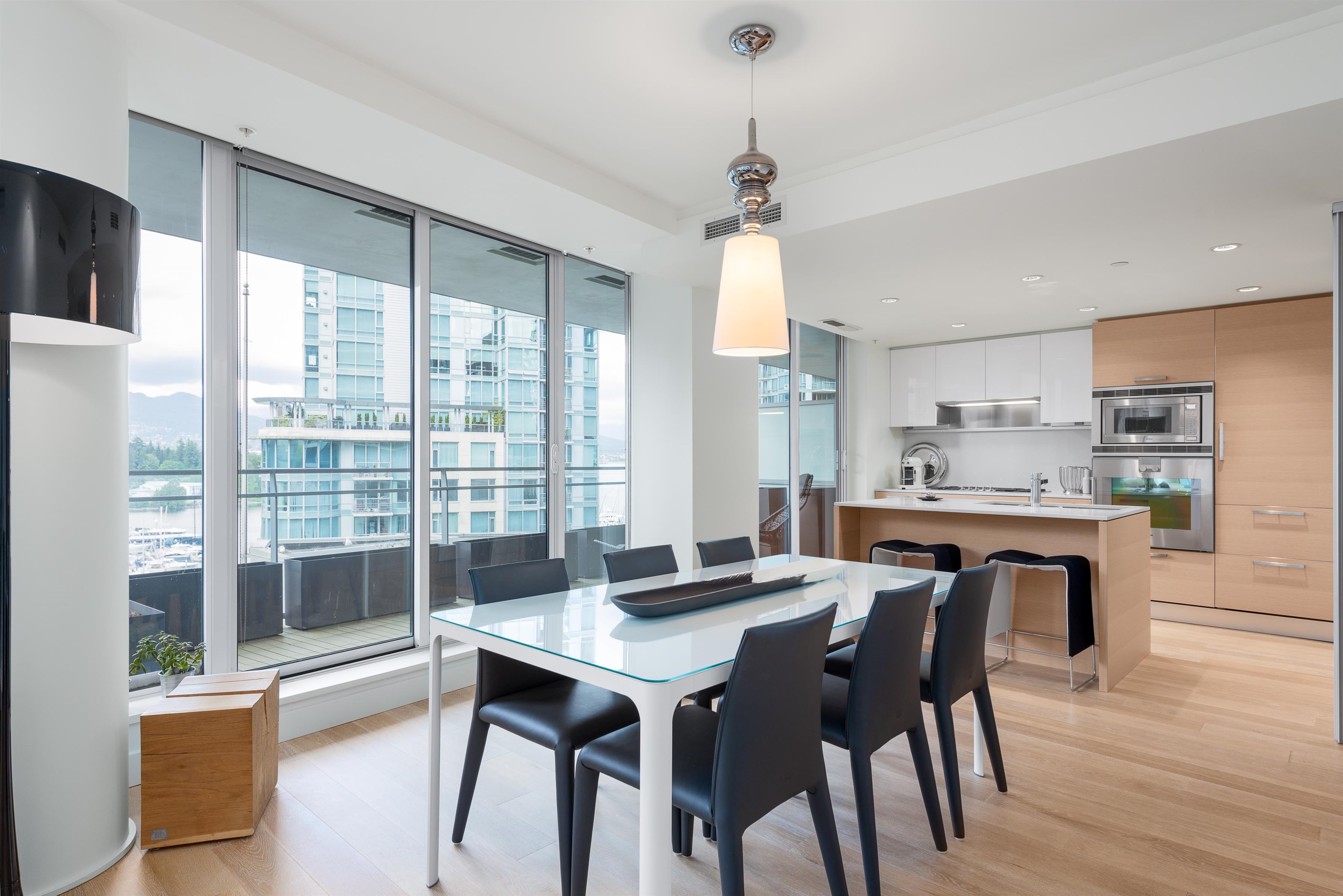 801 1499 W PENDER STREET, #801