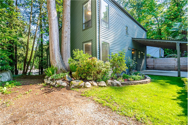 2212 WINDRIDGE DRIVE, North Vancouver