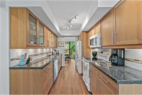 4715 GLENWOOD AVENUE, North Vancouver