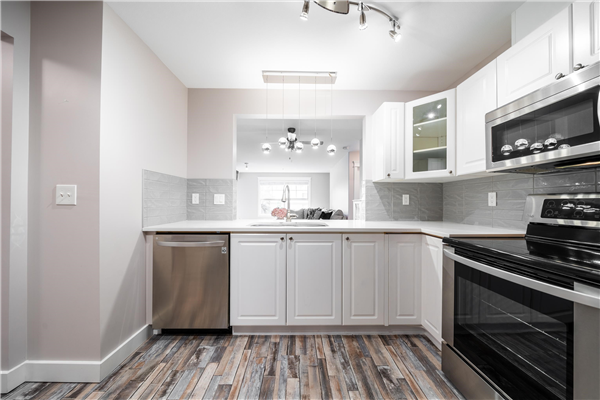 206 15325 17 AVENUE, Surrey