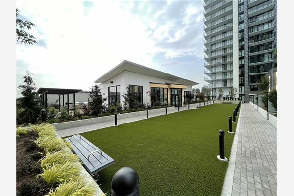 302 1401 HUNTER STREET, North Vancouver