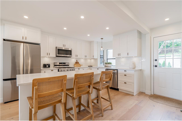 4 14985 VICTORIA AVENUE, White Rock