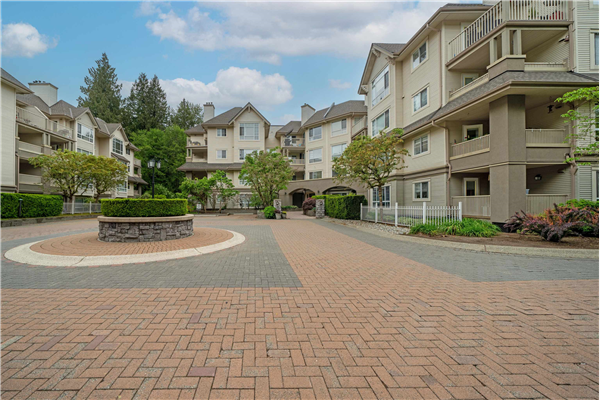 320 1252 TOWN CENTRE BOULEVARD, Coquitlam