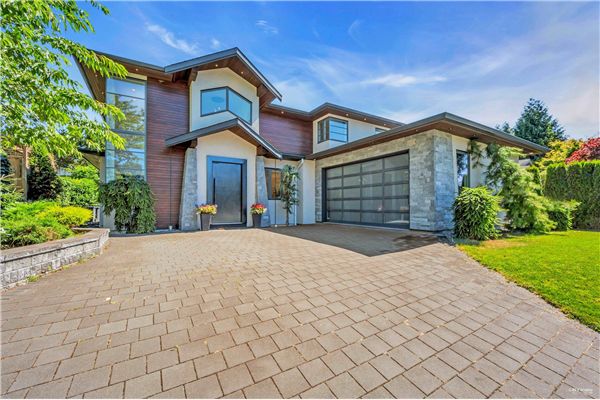 2796 NEWMARKET DRIVE, North Vancouver