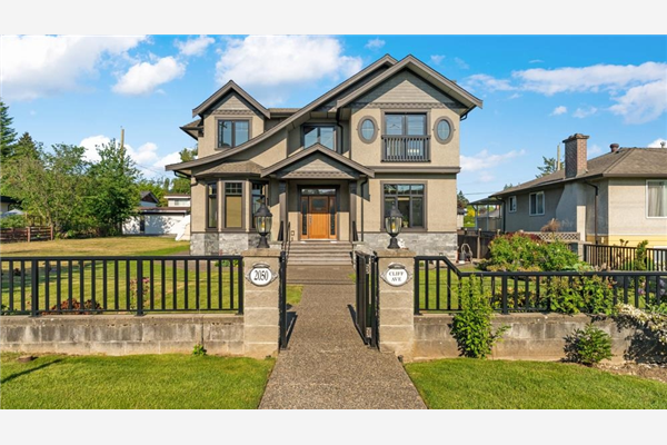 2050 CLIFF AVENUE, Burnaby
