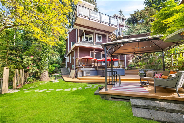 5120 BESSBOROUGH DRIVE, Burnaby
