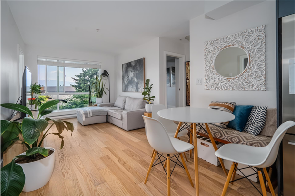 309 233 KINGSWAY, Vancouver