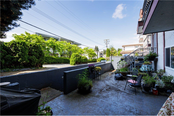 6 135 W 21ST STREET, North Vancouver