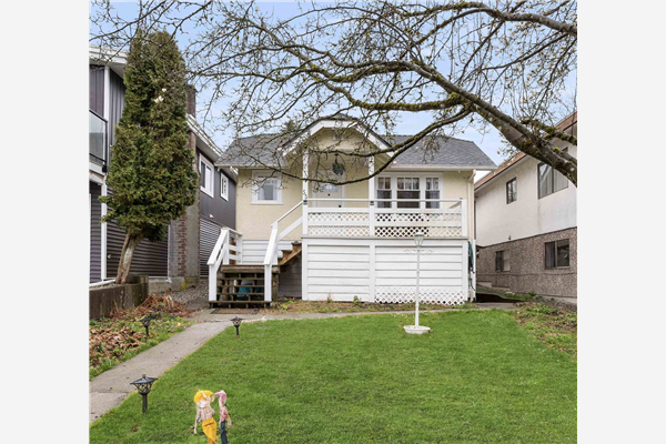 55 N FELL AVENUE, Burnaby