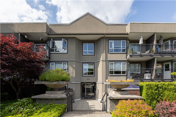 313 555 W 14TH AVENUE, Vancouver