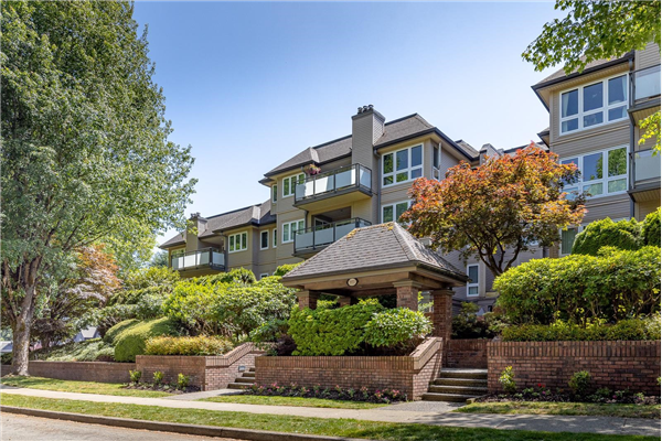 104 3970 LINWOOD STREET, Burnaby