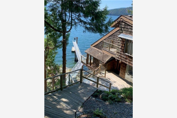 11 STRACHAN POINT ROAD, West Vancouver