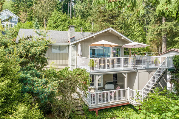 1057 KILMER ROAD, North Vancouver