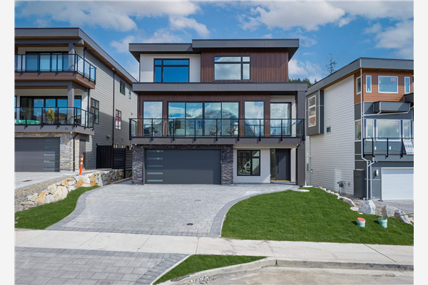 12 3385 MAMQUAM ROAD, Squamish