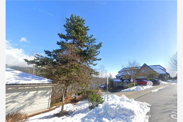 150 SHORELINE CIRCLE, Port Moody