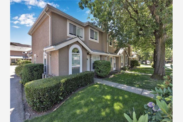 12 9540 PRINCE CHARLES BOULEVARD, Surrey