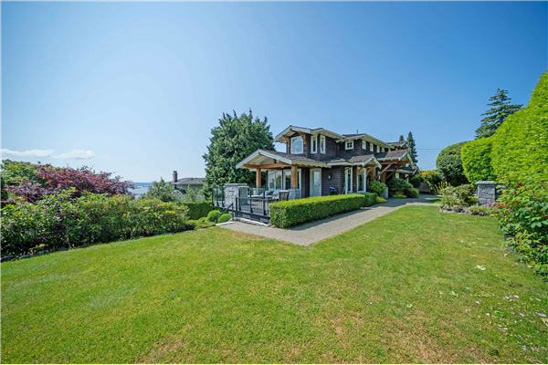 2210 PALMERSTON AVENUE, West Vancouver