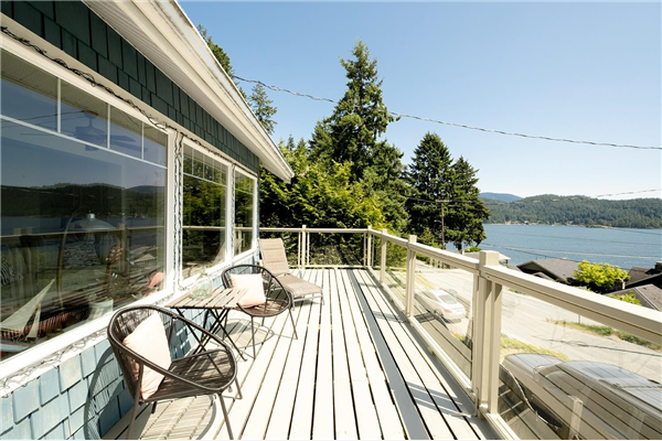 446 CENTRAL AVENUE, Gibsons
