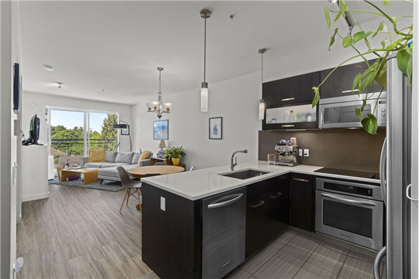 404 3333 MAIN STREET, Vancouver