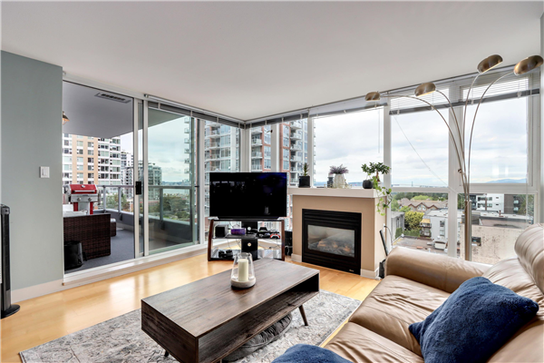 602 121 W 16TH STREET, North Vancouver