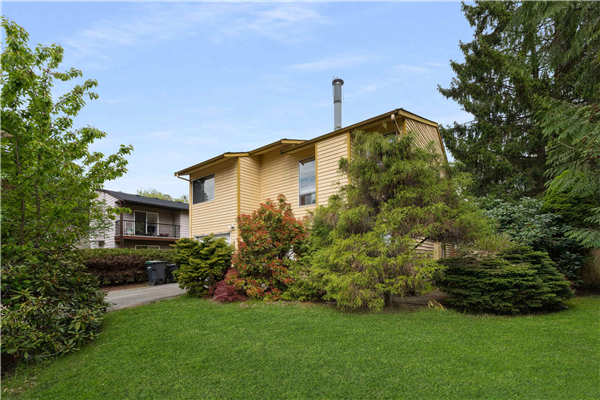 1031 HOY STREET, Coquitlam