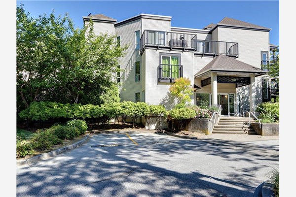201 2429 HAWTHORNE AVENUE, Port Coquitlam