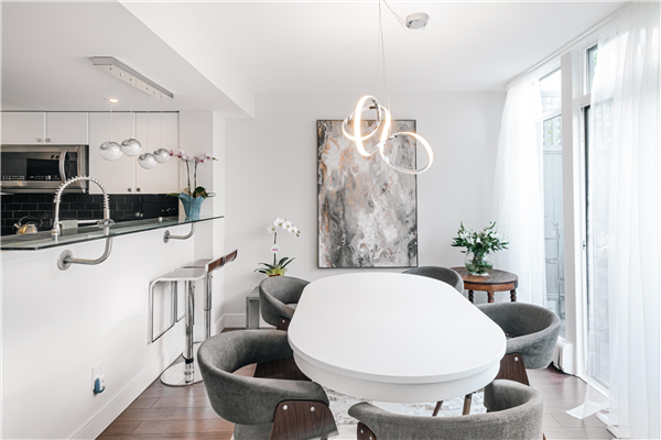 TH10 63 KEEFER PLACE, Vancouver