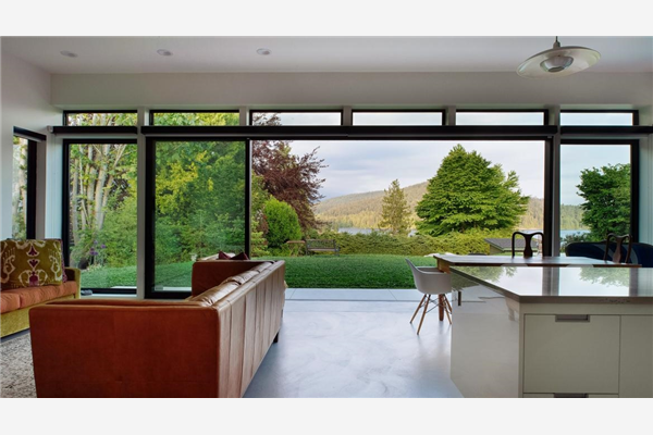694 ROSLYN BOULEVARD, North Vancouver