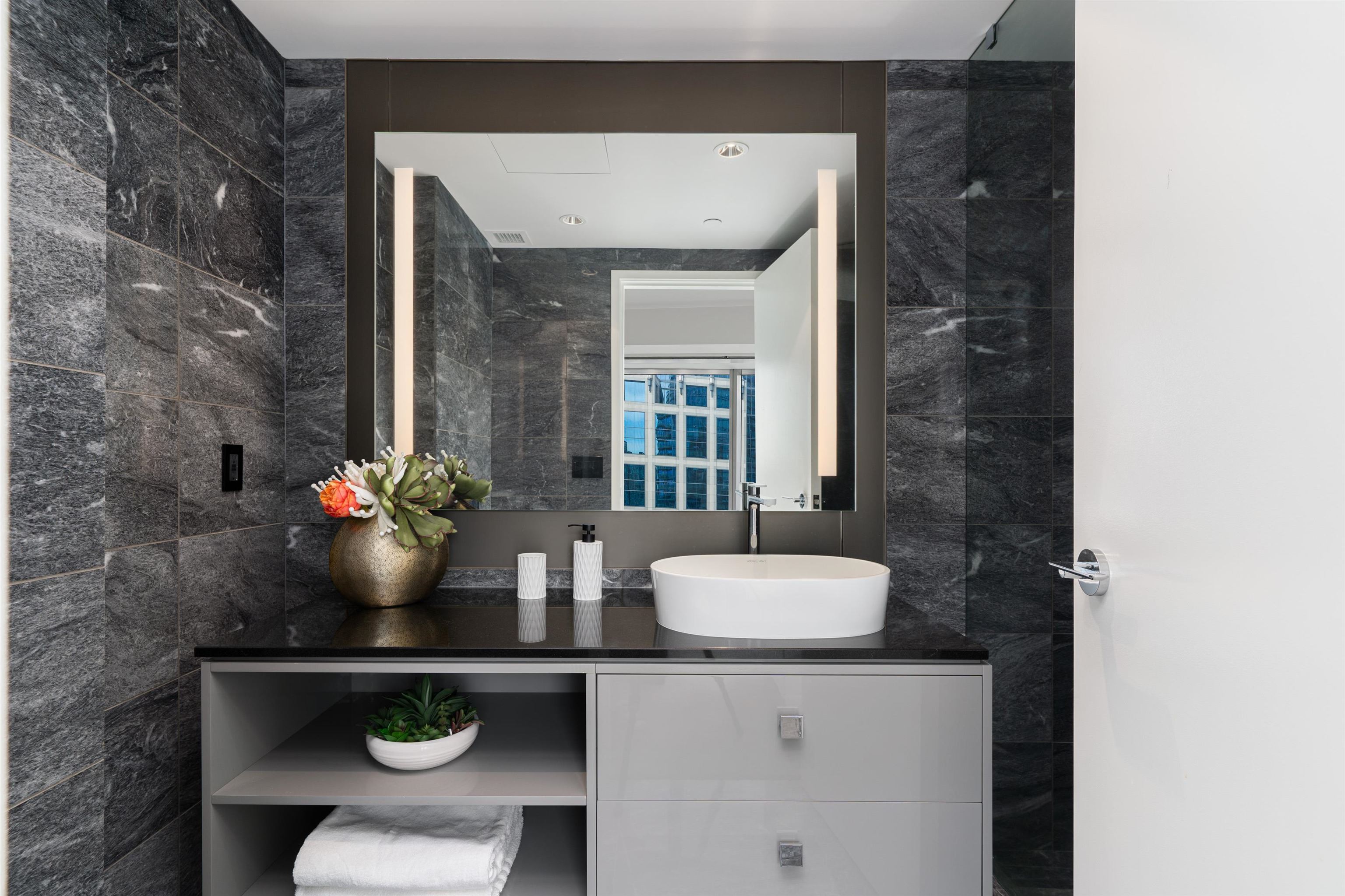 2907 1151 W GEORGIA STREET, #2907