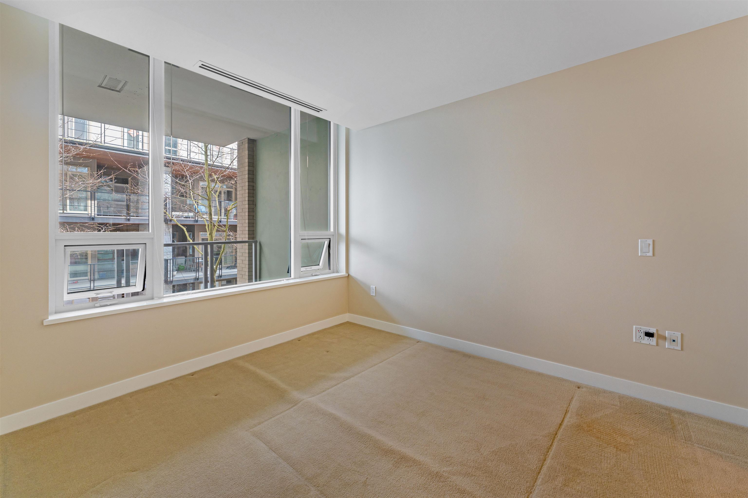 207 3382 WESBROOK MALL, #207