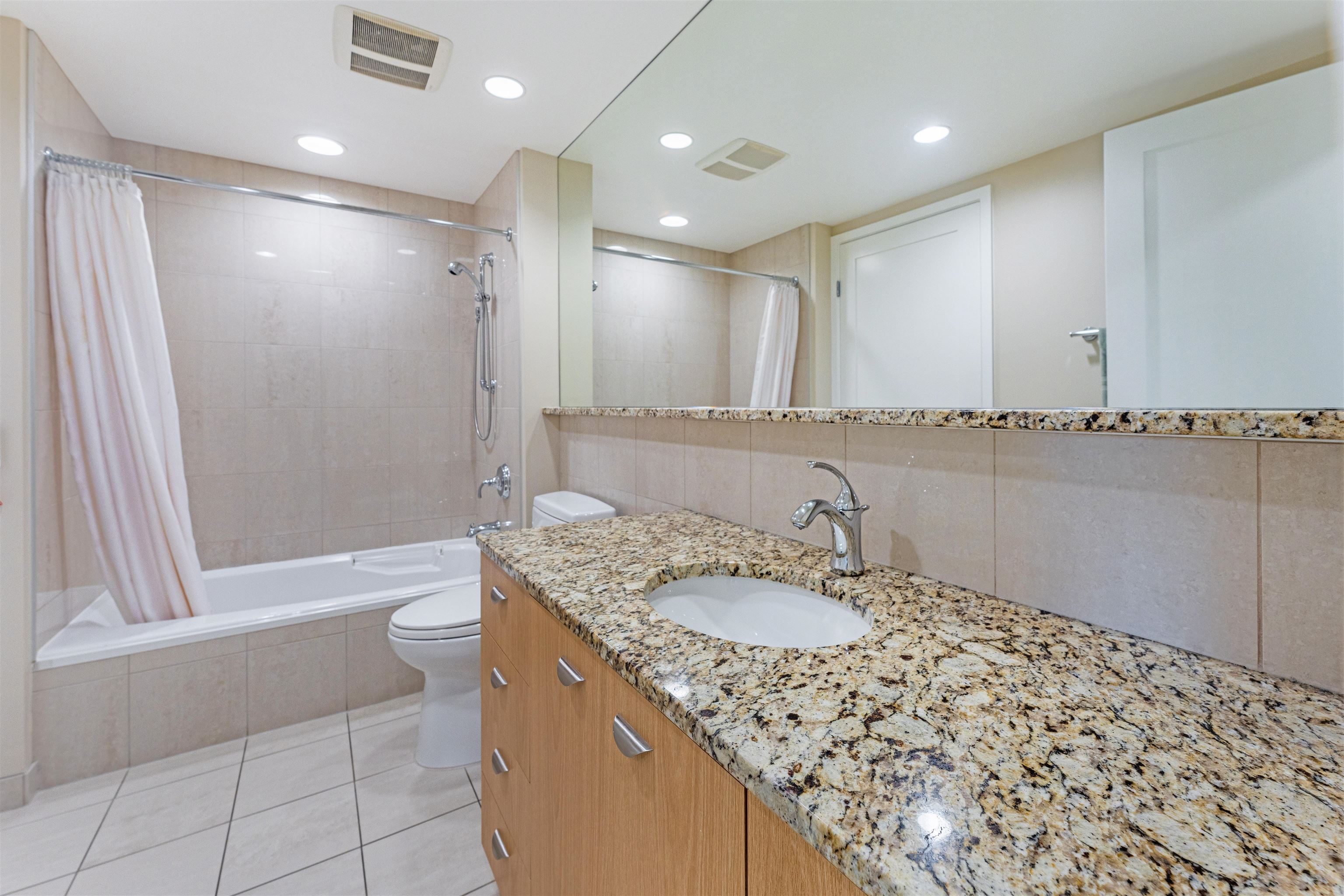 207 3382 WESBROOK MALL, #207