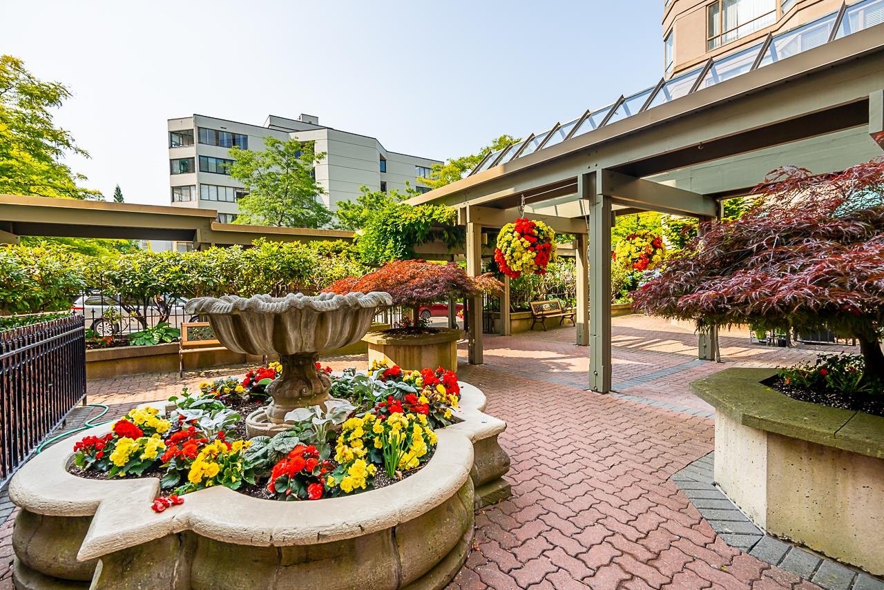 609 15111 RUSSELL AVENUE, #609