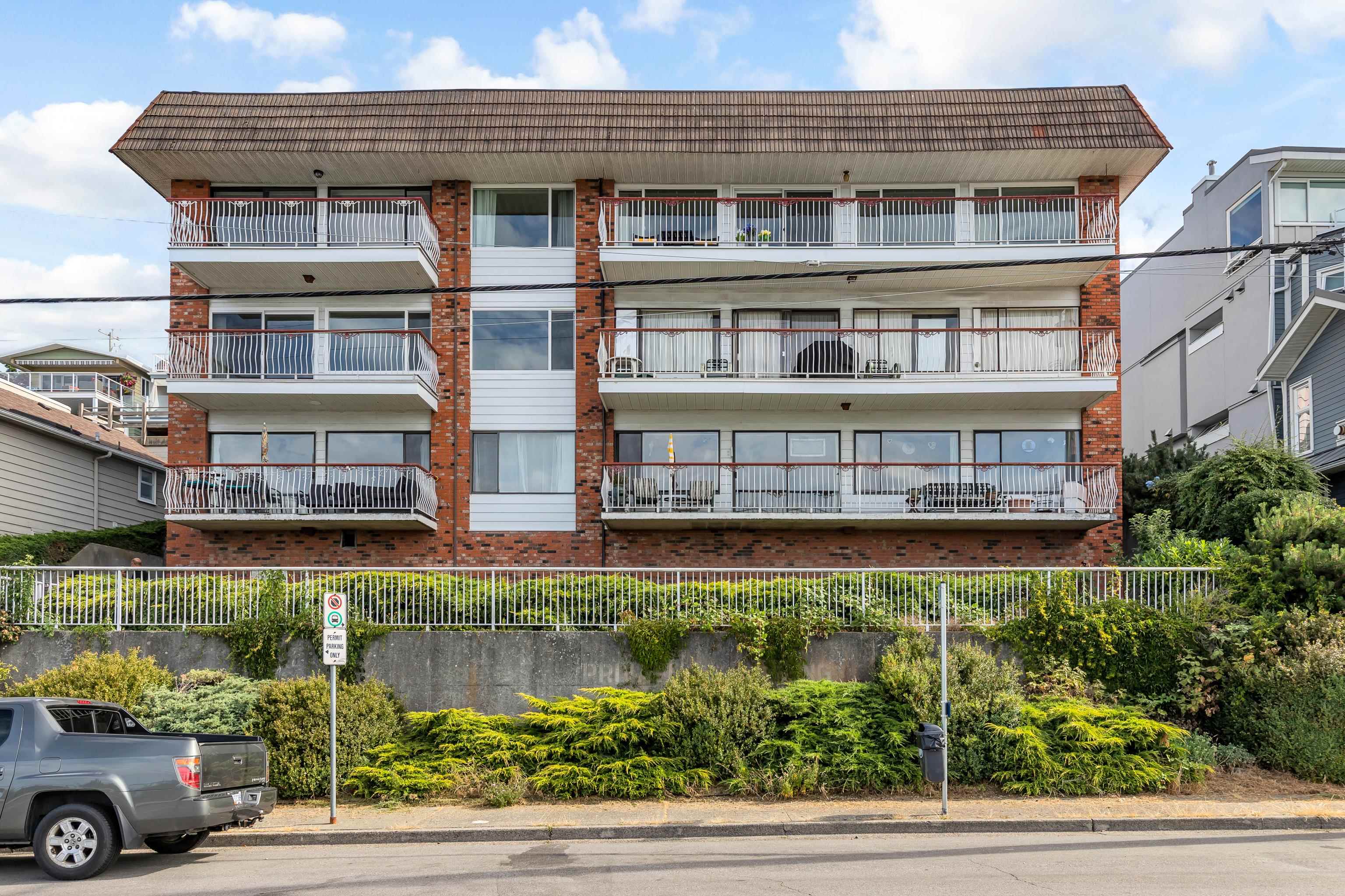 201 15147 MARINE DRIVE, #201