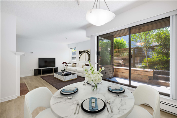 104 1340 DUCHESS AVENUE, West Vancouver