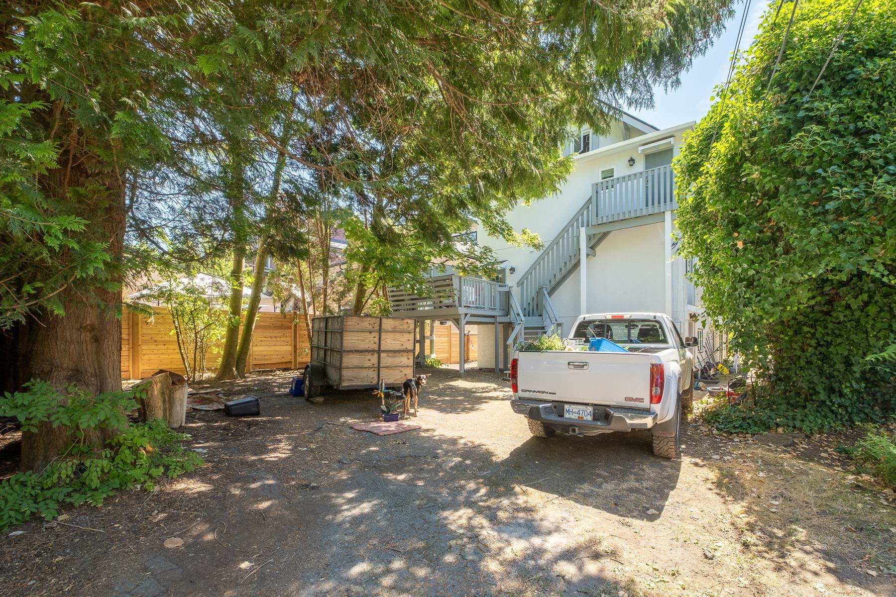 2575 W 3RD AVENUE