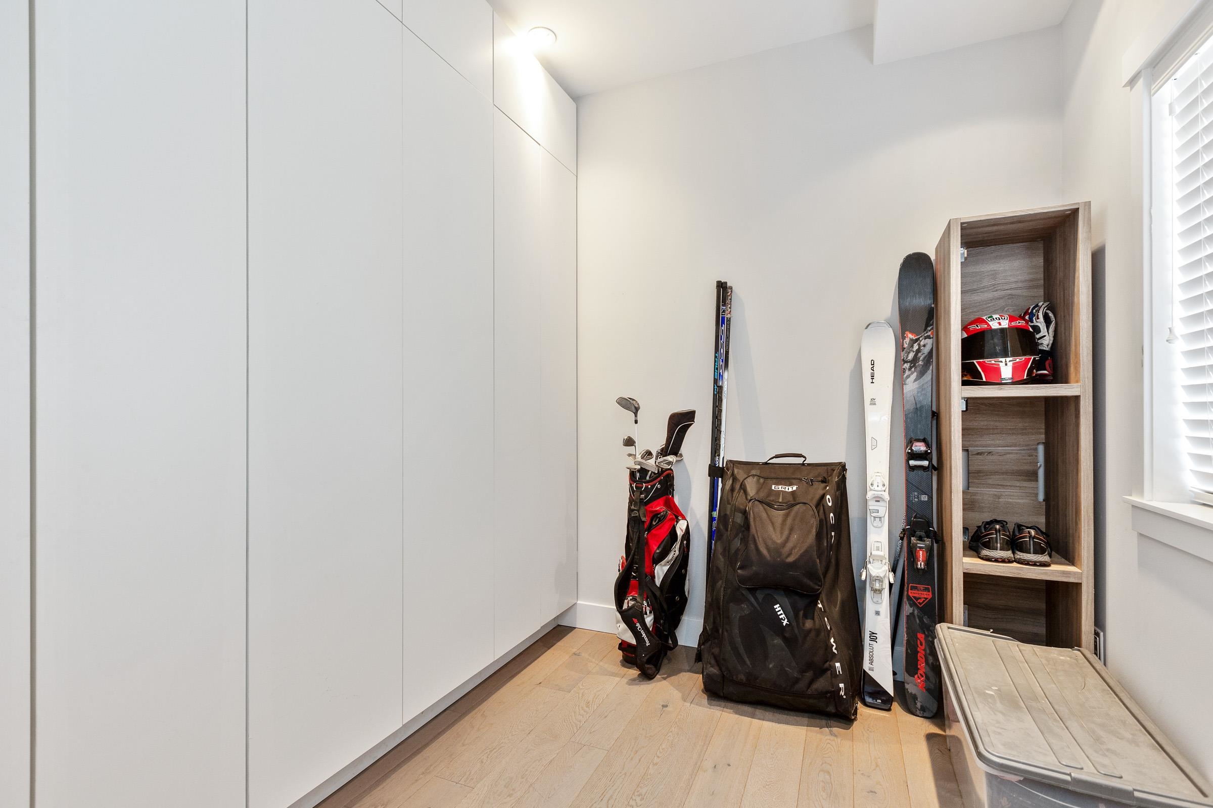 4 15118 THRIFT AVENUE, #4