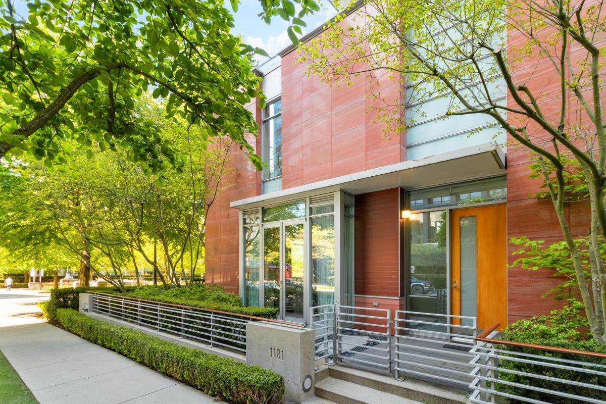 1181 W CORDOVA STREET