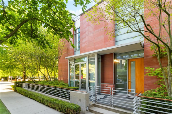 1181 W CORDOVA STREET, Vancouver